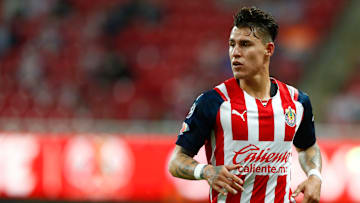 Cristián Calderón debe aprovechar este parón para reflexionar que ha hecho mal durante su paso por Chivas.